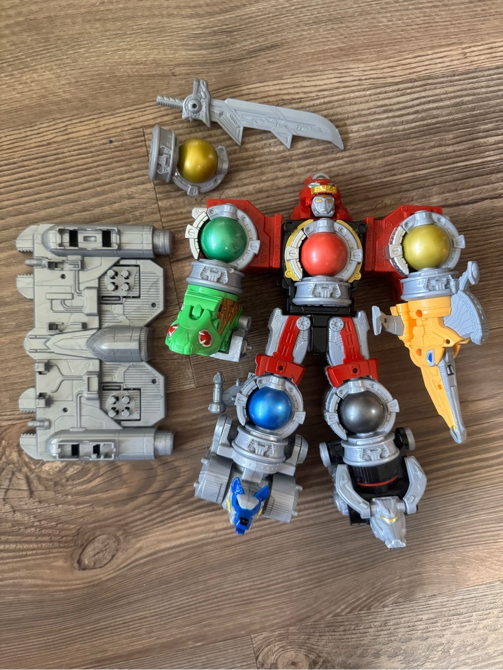 Power Ranger Red Megazord with Multicolor Orb Components